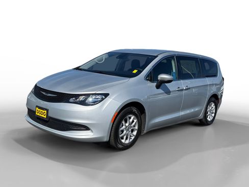 Used 2023 Chrysler Voyager LX image 1