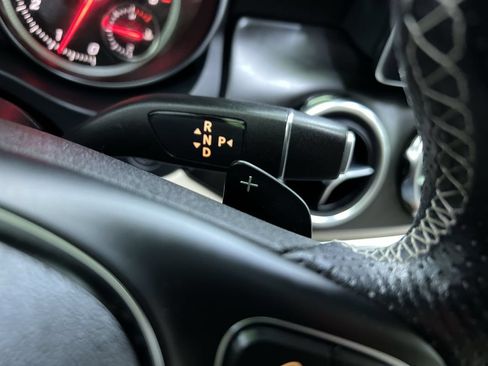 Used 2019 Mercedes-Benz GLA 250 w/ Premium Package image 23