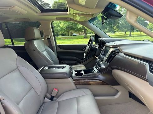 Used 2019 Chevrolet Tahoe LT w/ LT Signature Package AWD/4WD image 12