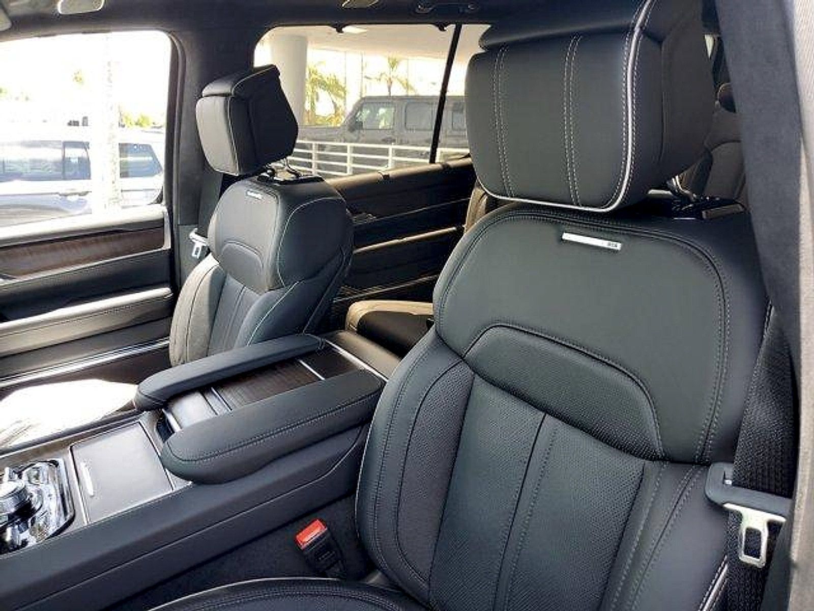New 2023 Jeep Grand Wagoneer Series II w/ Premium Group II AWD/4WD image 12