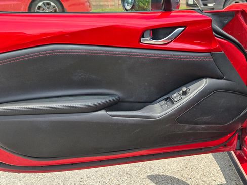 Used 2016 MAZDA MX-5 Miata Club RWD image 10