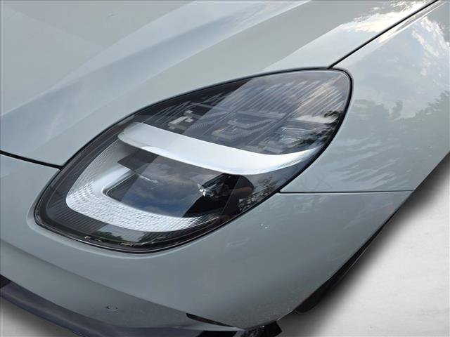 Used 2025 Aston Martin V8 Vantage Coupe RWD image 29