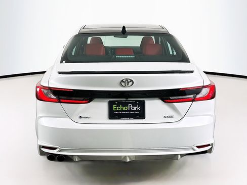 Used 2025 Toyota Camry XSE FWD image 7
