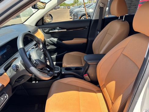 Certified 2024 Kia Seltos EX FWD image 21