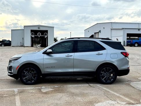 Used 2024 Chevrolet Equinox RS image 5