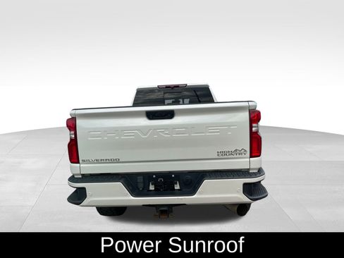Used 2022 Chevrolet Silverado 2500 High Country w/ Safety Package II image 7