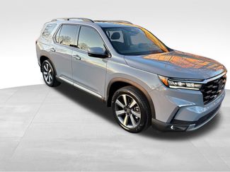 Used 2025 Honda Pilot Touring video 1