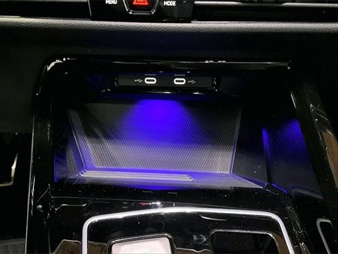 Used 2025 Volkswagen Golf R Black Edition image 15