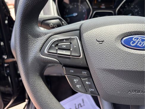 Used 2018 Ford Focus SE FWD image 19