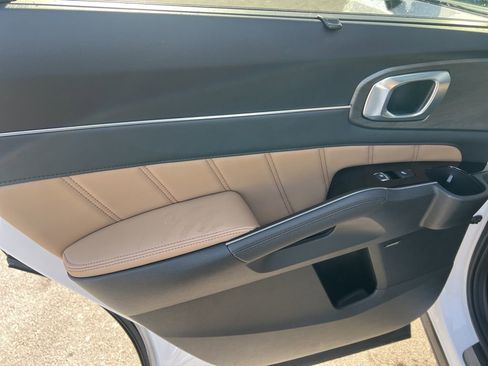 Certified 2025 Kia Sorento SX Prestige w/ Olive Brown Leather Package image 11
