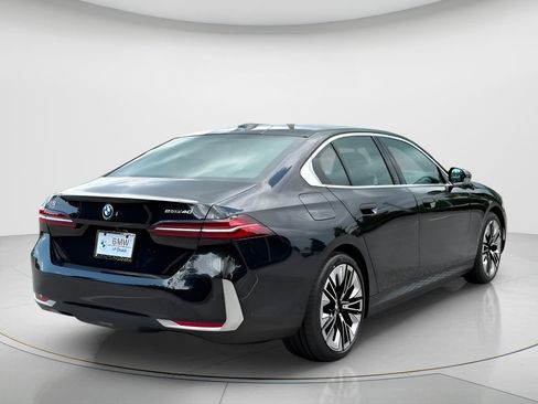 New 2027 BMW i5 eDrive40 w/ Premium Package RWD image 5