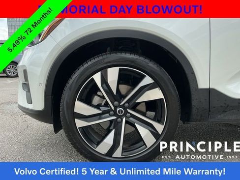 Certified 2023 Volvo XC40 B5 Plus w/ Protection Package Premier AWD/4WD image 10