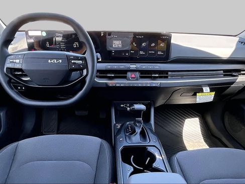 Used 2025 Kia K4 FWD image 15
