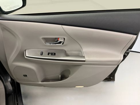 Used 2017 Toyota Prius V Five w/ Advanced Technology Package image 34