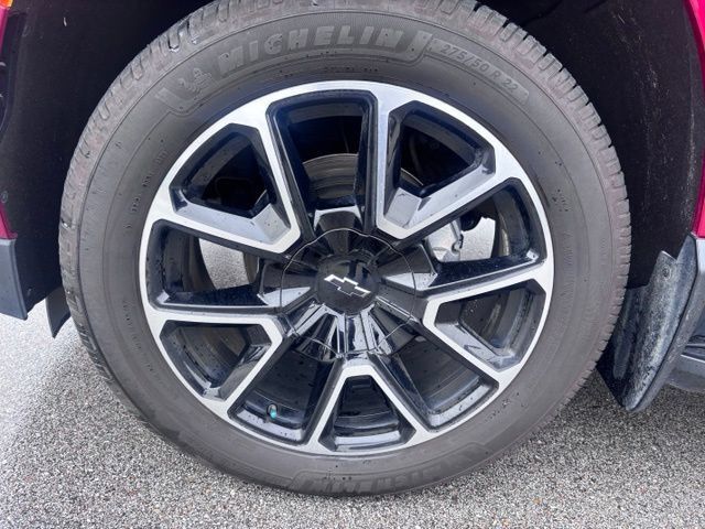 Used 2022 Chevrolet Suburban RST w/ Luxury Package AWD/4WD image 11