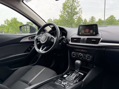 Used 2018 MAZDA MAZDA3 Sport w/ Preferred Equipment Package FWD image 19