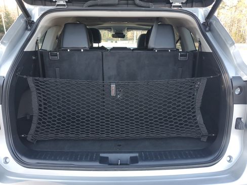 Certified 2023 Toyota Highlander XLE image 11