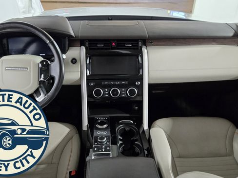 Used 2019 Land Rover Discovery HSE Luxury image 36