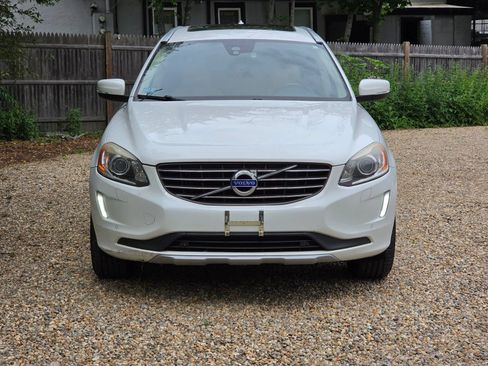 Used 2017 Volvo XC60 T5 Inscription w/ Preferred Option Package AWD/4WD image 2