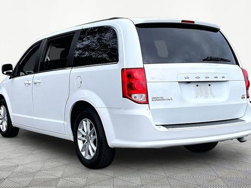 Used 2019 Dodge Grand Caravan SXT image 4