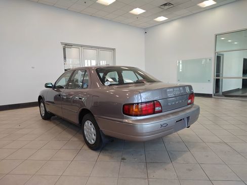 Used 1995 Toyota Camry LE FWD image 5
