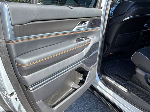 Certified 2025 Jeep Grand Wagoneer Series III w/ Quick Order Packagew 28T AWD/4WD image 24