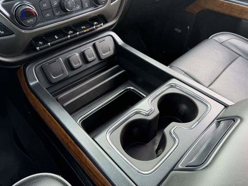 Used 2018 Chevrolet Silverado 1500 High Country image 23