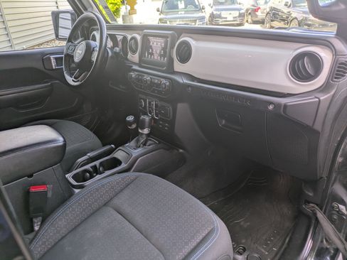 Used 2021 Jeep Wrangler Unlimited Sport AWD/4WD image 29