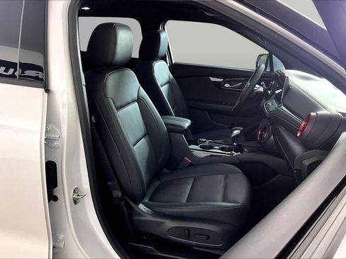 Used 2025 Chevrolet Blazer RS w/ Driver Confidence II Package FWD image 9