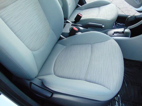 Used 2017 Hyundai Accent SE image 14