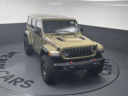 Used 2025 Jeep Wrangler Unlimited Rubicon AWD/4WD image 31