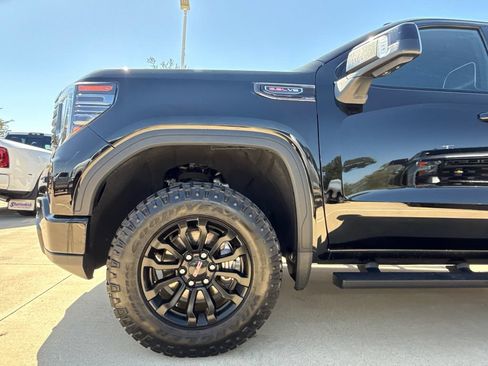 Used 2022 GMC Sierra 1500 AT4X AWD/4WD image 5
