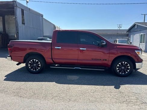 Used 2019 Nissan Titan SV RWD image 4