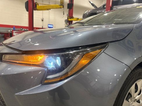 Used 2021 Toyota Corolla LE FWD image 15