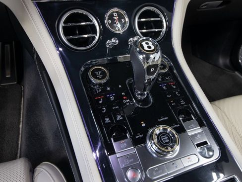 Used 2020 Bentley Continental GT V8 First Edition image 32