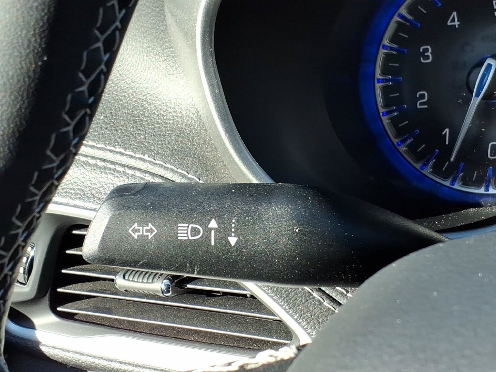 Used 2025 Chrysler Pacifica Select FWD image 26