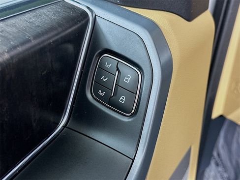 Used 2022 Ford F150 Lariat image 21