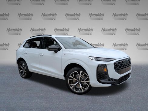 Used 2026 Audi Q3 quattro 2.0T AWD/4WD image 2