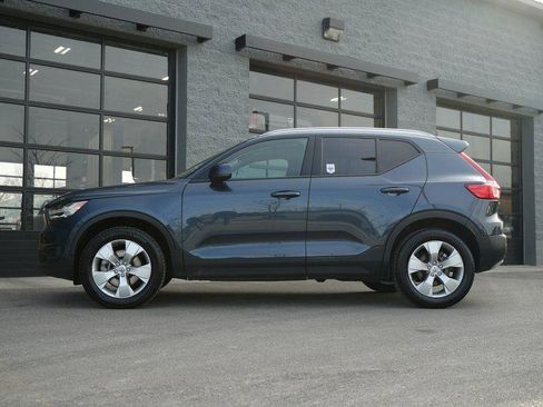 Used 2021 Volvo XC40 T5 Momentum w/ Premium Package image 28