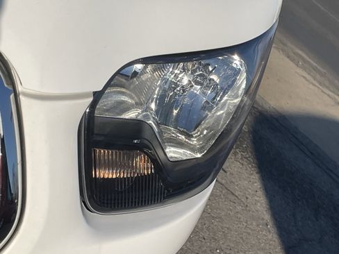 Used 2023 Ford Transit 350 XLT image 10