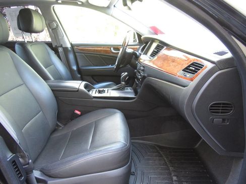 Used 2014 Hyundai Equus Signature RWD image 20
