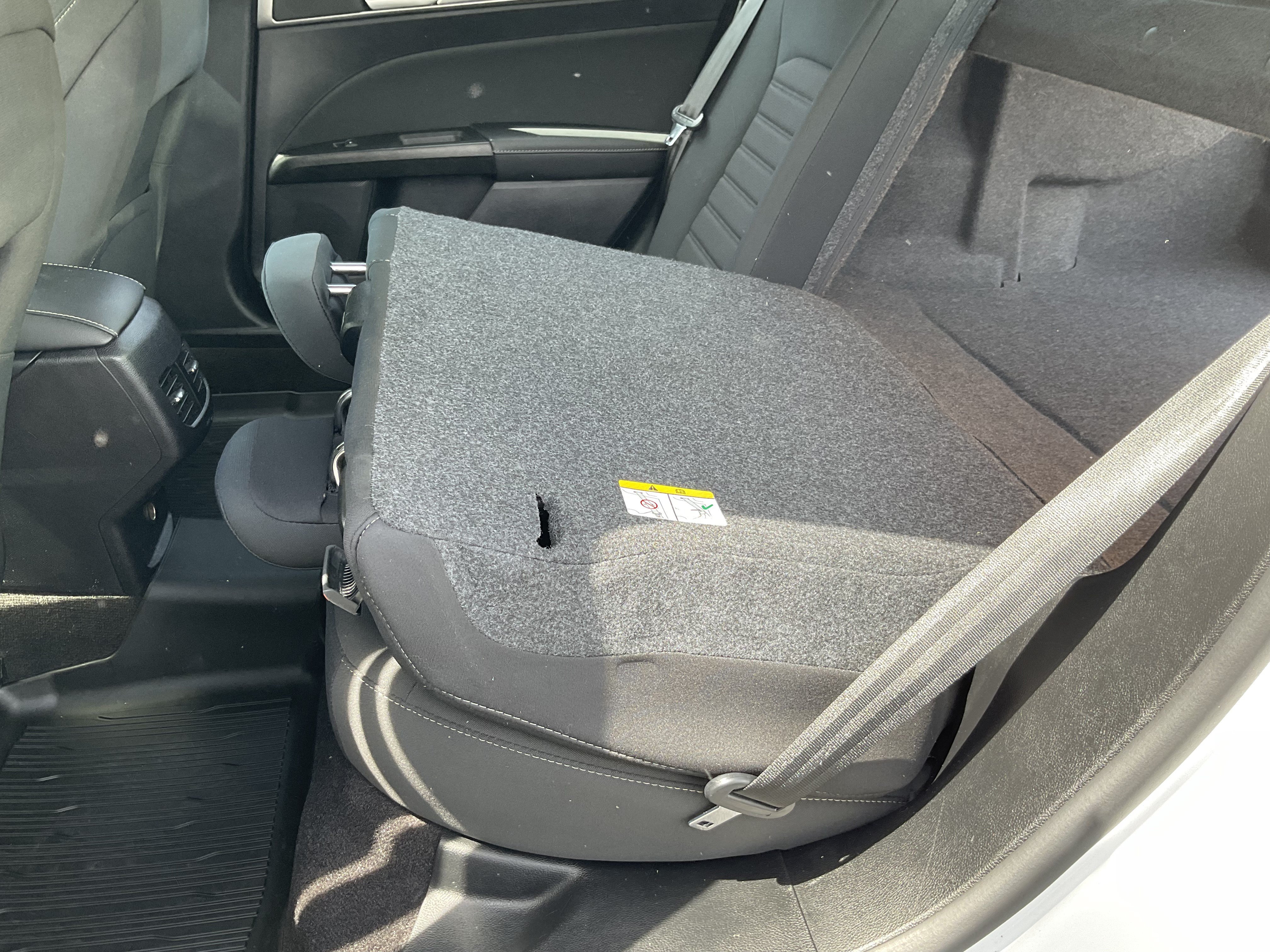 Used 2020 Ford Fusion SE AWD/4WD image 36