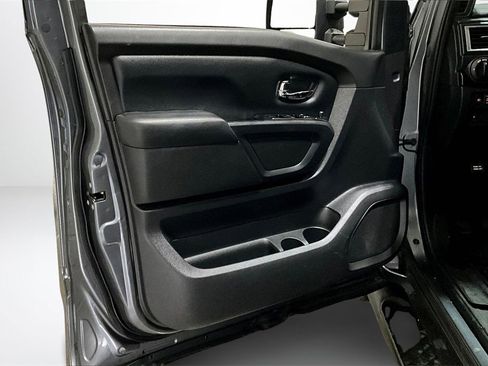 Used 2018 Nissan Titan PRO-4X image 20