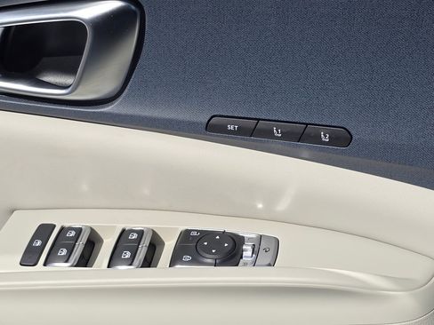 New 2026 Kia Carnival EX image 11