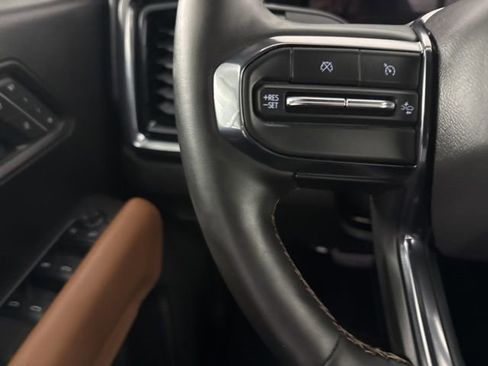 Used 2025 GMC Canyon AT4 w/ Nightfall Edition image 21