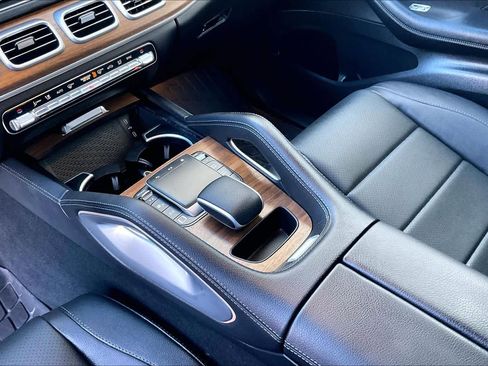 Used 2025 Mercedes-Benz GLE 450 4MATIC image 16