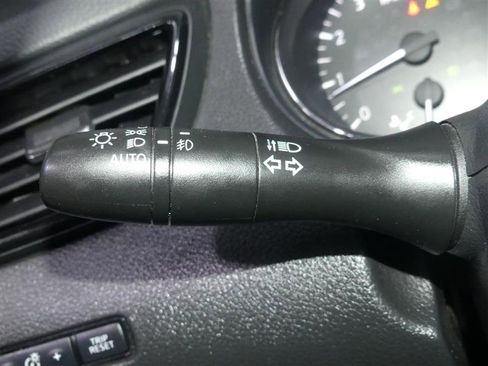 Used 2018 Nissan Rogue Sport SV w/ SV All-Weather Package image 33