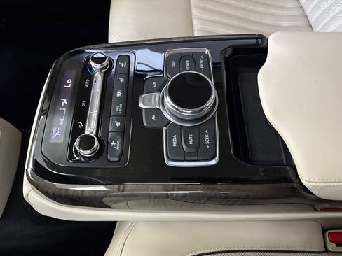 Used 2019 Genesis G90 3.3T Premium RWD image 38
