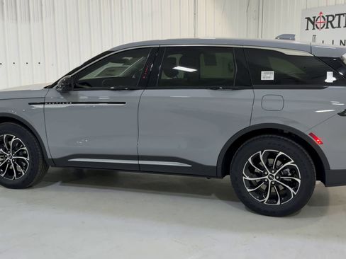 New 2026 Lincoln Nautilus Premier image 7