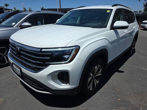 Certified 2024 Volkswagen Atlas SE FWD image 1
